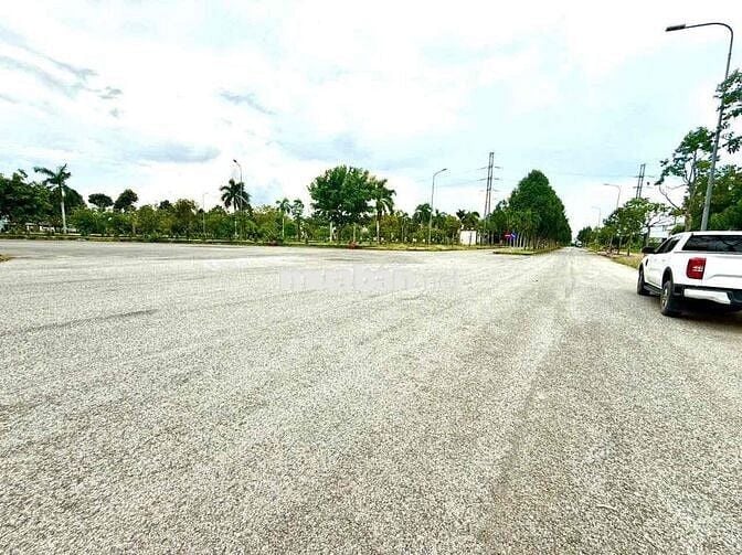 cần ra gấp lô Đ.Hùng Vương, Nhơn Trạch, Đồng Nai 758tr/120m2 .SHR