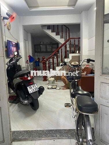 nhà trệt 2 lầu 3 pn 3 vs  hẻm xe tải