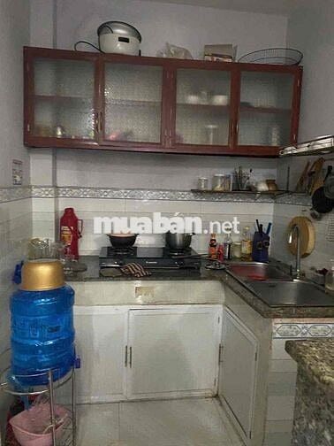 nhà trệt 2 lầu 3 pn 3 vs  hẻm xe tải