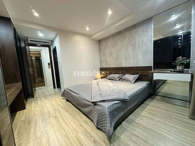 Nhà Đẹp Lô Góc, Thang Máy Minh Khai 30m, 7 tầng, mt 4m, giá 9.8 tỷ.