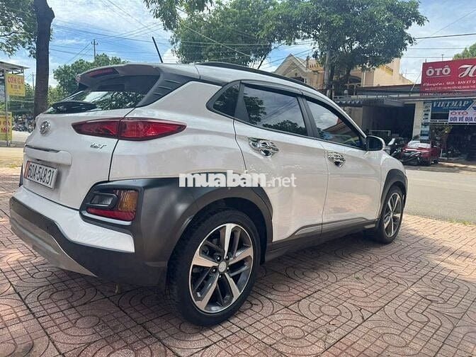 HUYNDAI KONA MÁY 1.6 TURBO SX 2018