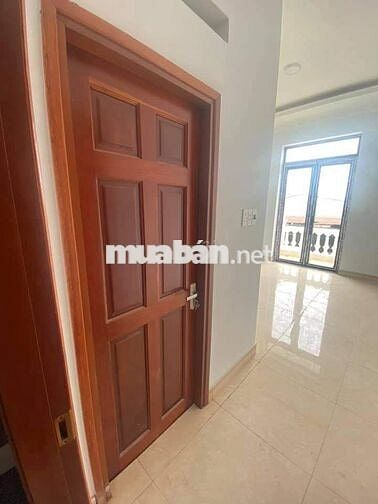 Bán gấp nhà 3 lầu mặt tiền đường giáp làng đại học Quốc Gia TPHCM