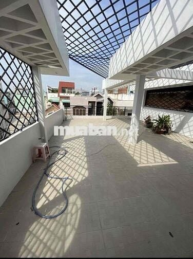 Nhà Căn Đôi Mới Đẹp Đường Lạc Long Quân, DT: 7x18m, 3lầu