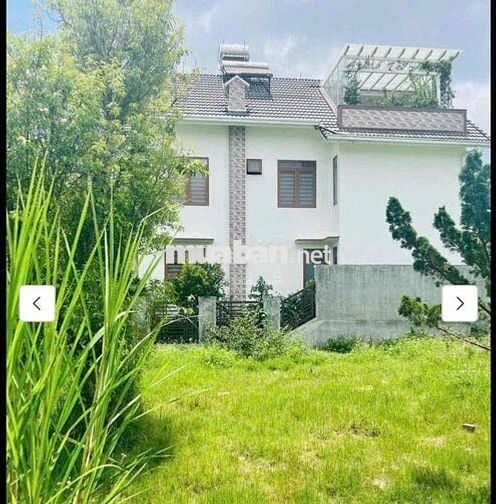 ngộp lỗ 50% giá thị trường giá 490triệu có view đẹp gần hồ xuân hương