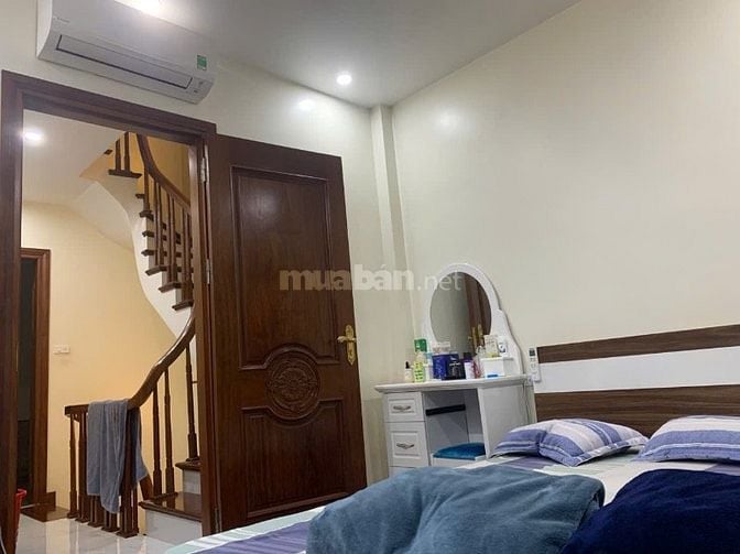 Bán nhà Nguyễn Đình Thi, 70m2, 4 tầng, ngõ thoáng, gần hồ, ở luôn