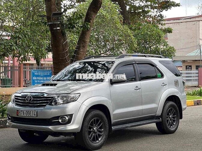 Toyota Fortuner 2016 2.4G 4x2 MT - 120000 km