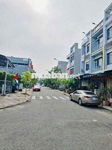 Đất mặt tiền KDC phú hồng Thịnh 9, p Bình An, TP Dĩ An