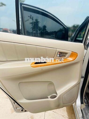 Toyota Innova 2009 G - 240747 km
