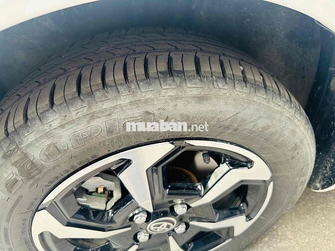 Toyota Vios 2024 1.5E MT - 9000 km