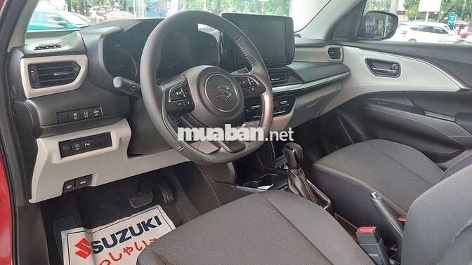 Suzuki Swift 2025 màu đỏ giao ngay, Bán xe trả góp