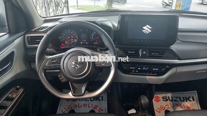 Suzuki Swift 2025 màu đỏ giao ngay, Bán xe trả góp
