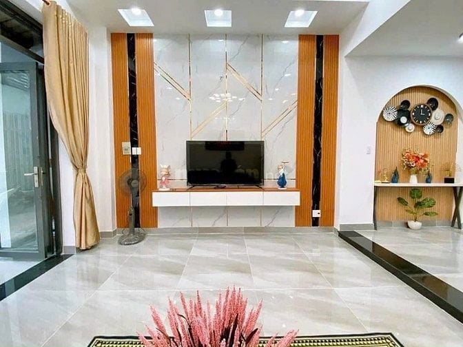 CĂN NHÀ DUY NHẤT NGAY THCS LÊ QUÝ ĐÔN, ĐẦM SEN Q11 CHỈ HƠN 3 TỶ . SHR