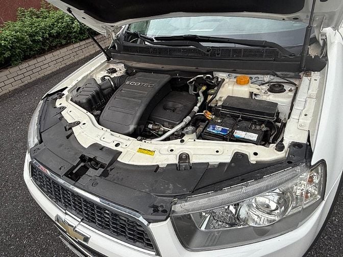 Cần bán CHEVROLET - CAPTIVA - LTZ đời 2013 số tự động ,màu trắng