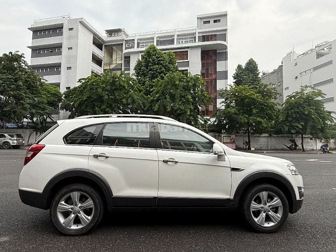 Cần bán CHEVROLET - CAPTIVA - LTZ đời 2013 số tự động ,màu trắng