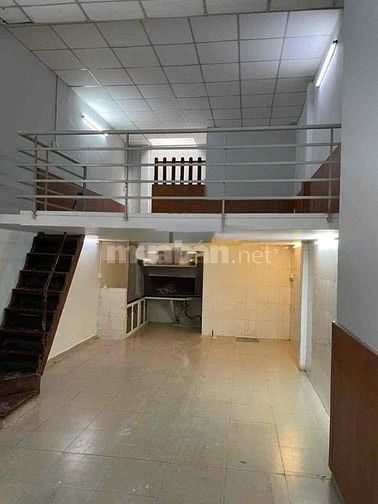 Cho thuê nhà mặt tiền Lạc Long Quân, P.9, Q.Tân Bình giá 18tr