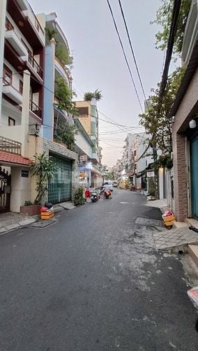 Bán nhà hẻm 5m sát Nguyễn Thị Nhỏ, Tân Bình, 79m2, 4 tầng 10PN, chỉ 9 
