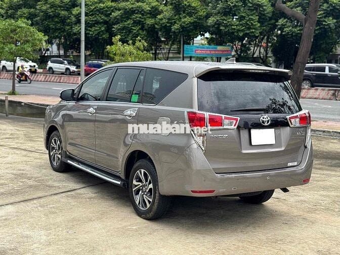 Toyota Innova 2021 G 2.0 AT - 68000 km