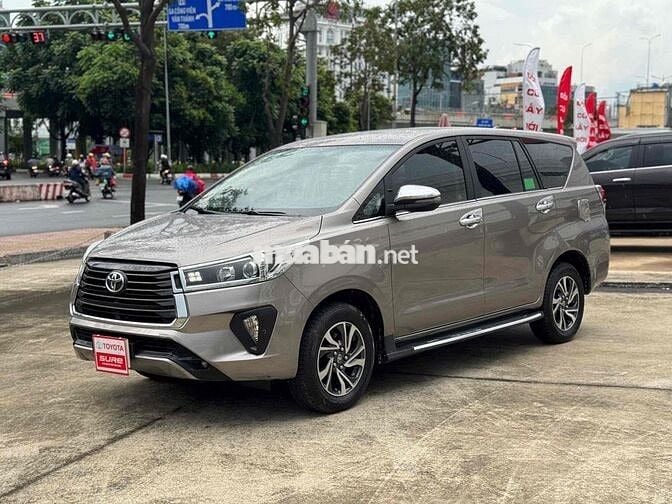 Toyota Innova 2021 G 2.0 AT - 68000 km