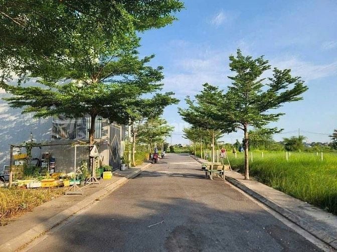ĐẤT THỔ CƯ KDC ĐƯỜNG BÌNH MỸ VÀO 300M