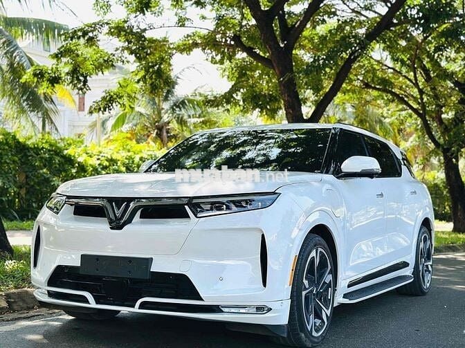 VinFast VF9 Plus pin mới CATL 620km/1 lần sạc