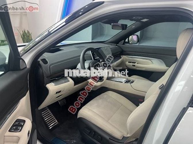 VinFast VF9 Plus 2025