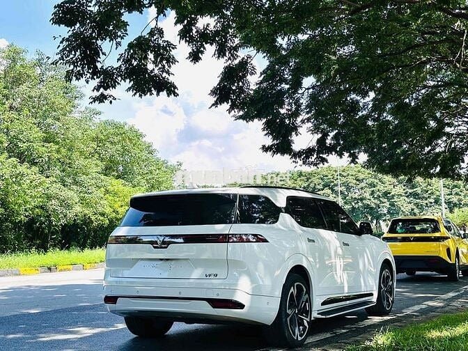 VinFast VF9 Plus pin mới CATL 620km/1 lần sạc
