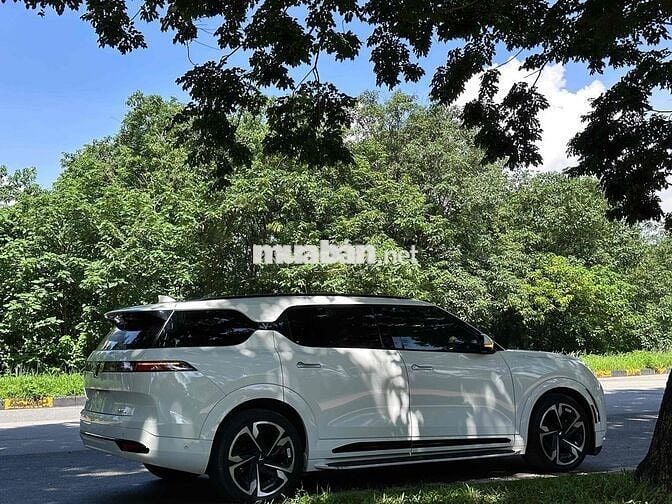 VinFast VF9 Plus pin mới CATL 620km/1 lần sạc