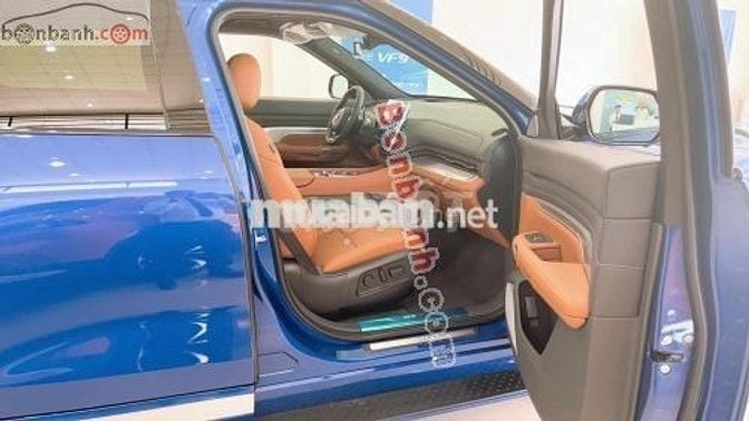 VinFast VF9 Plus 2025