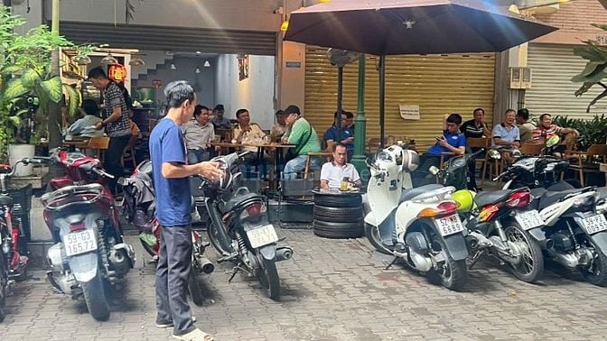 không người quản lý mặt bằng. quán caffe lý thường kiệt quận 10