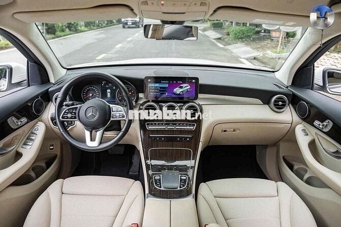 Mercedes Benz GLC 2021 200 - 15000 km