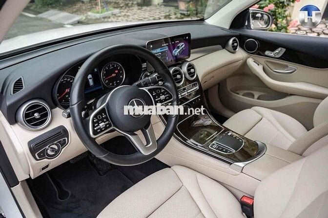 Mercedes Benz GLC 2021 200 - 15000 km