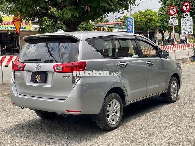 Toyota Innova 2016 2.0E