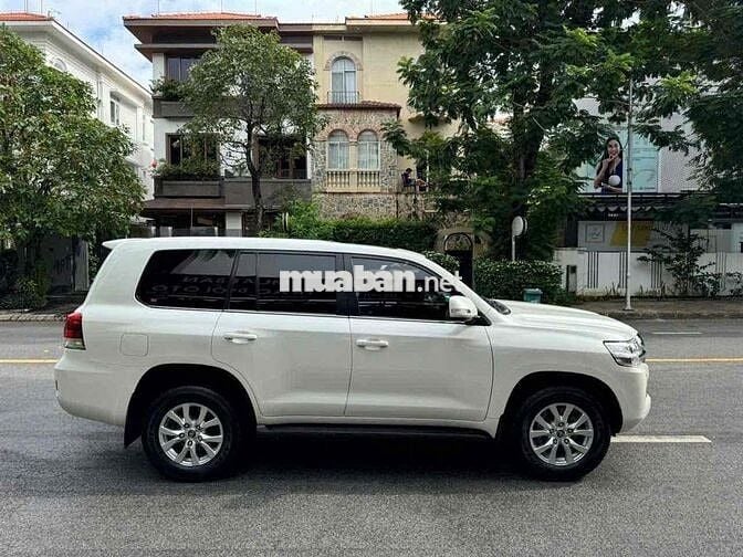 Toyota Land Cruiser 2020 4.6 V8 - 115000 km