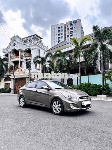Hyundai Accent 2013 1.4 AT - 90000 km