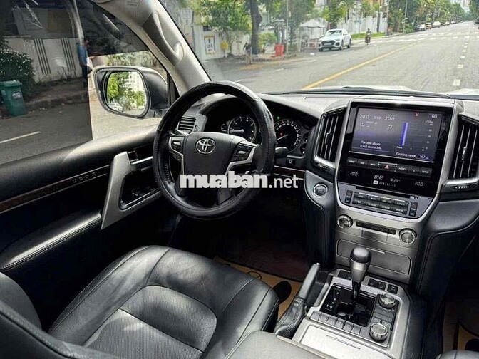 Toyota Land Cruiser 2020 4.6 V8 - 115000 km