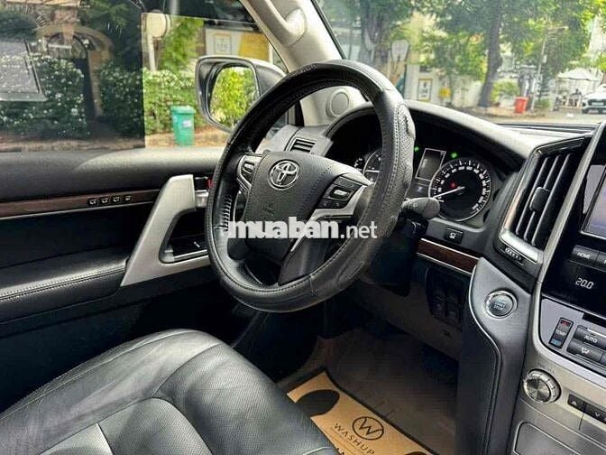Toyota Land Cruiser 2020 4.6 V8 - 115000 km
