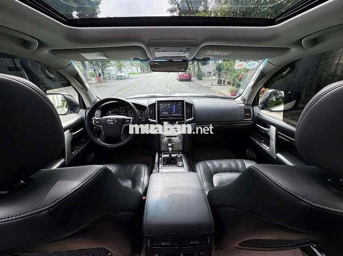 Toyota Land Cruiser 2020 4.6 V8 - 115000 km