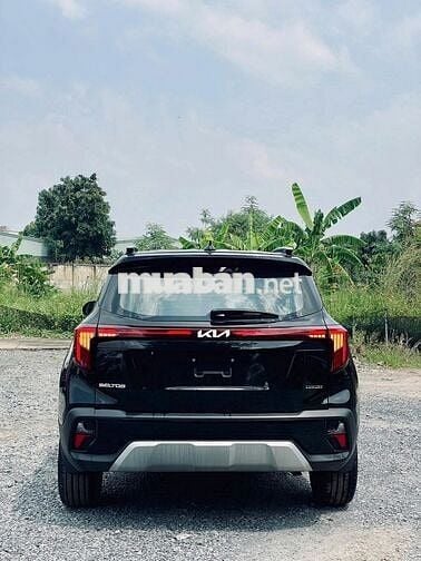 Kia New Seltos Luxury - VIN24