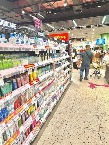 TUYỂN GẤP NHÂN VIÊN BÁN HÀNG - CHĂM SÓC KHÁCH HÀNG.