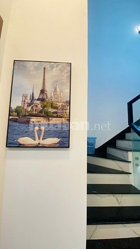 CHÍNH CHỦ BÁN GẤP CĂN NHÀ SHR 2 LẦU ĐƯỜNG THÔNG XE HƠI 