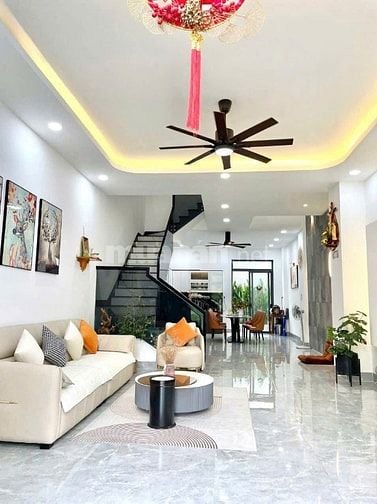 CHÍNH CHỦ BÁN GẤP CĂN NHÀ SHR 2 LẦU ĐƯỜNG THÔNG XE HƠI 