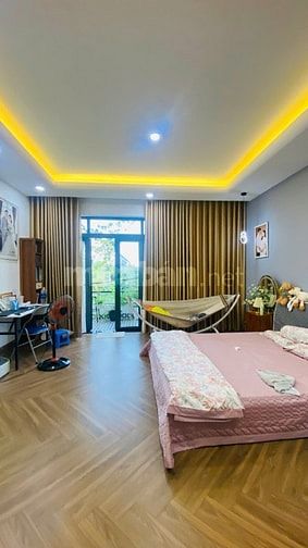 CHÍNH CHỦ BÁN GẤP CĂN NHÀ SHR 2 LẦU ĐƯỜNG THÔNG XE HƠI 