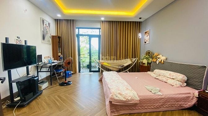 CHÍNH CHỦ BÁN GẤP CĂN NHÀ SHR 2 LẦU ĐƯỜNG THÔNG XE HƠI 