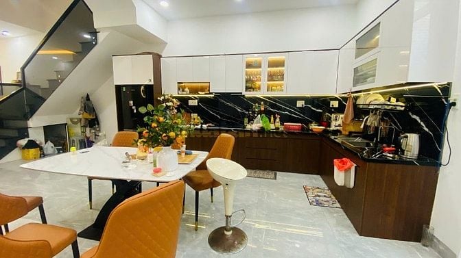 CHÍNH CHỦ BÁN GẤP CĂN NHÀ SHR 2 LẦU ĐƯỜNG THÔNG XE HƠI 
