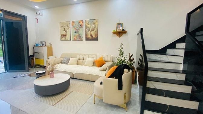 CHÍNH CHỦ BÁN GẤP CĂN NHÀ SHR 2 LẦU ĐƯỜNG THÔNG XE HƠI 