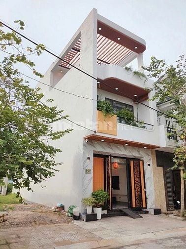CHÍNH CHỦ BÁN GẤP CĂN NHÀ SHR 2 LẦU ĐƯỜNG THÔNG XE HƠI 
