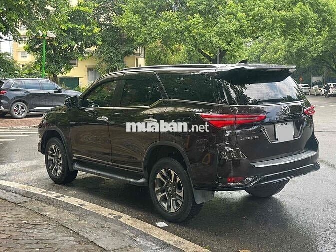 Fortuner 2021 Legender  2.4AT Dầu 1 chủ 3v4 km