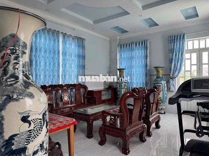CHO THUÊ NHÀ NGUYÊN CĂN – FULL NỘI THẤT GỖ CAO CẤP (GC)