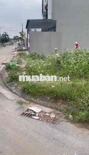 Nhà em cần bán lô đất 2 mặt tiền tại ngã tư khu đô thị mới Chi Đông, M