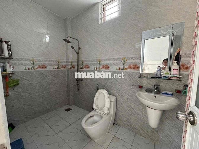 CHO THUÊ NHÀ NGUYÊN CĂN – FULL NỘI THẤT GỖ CAO CẤP (GC)